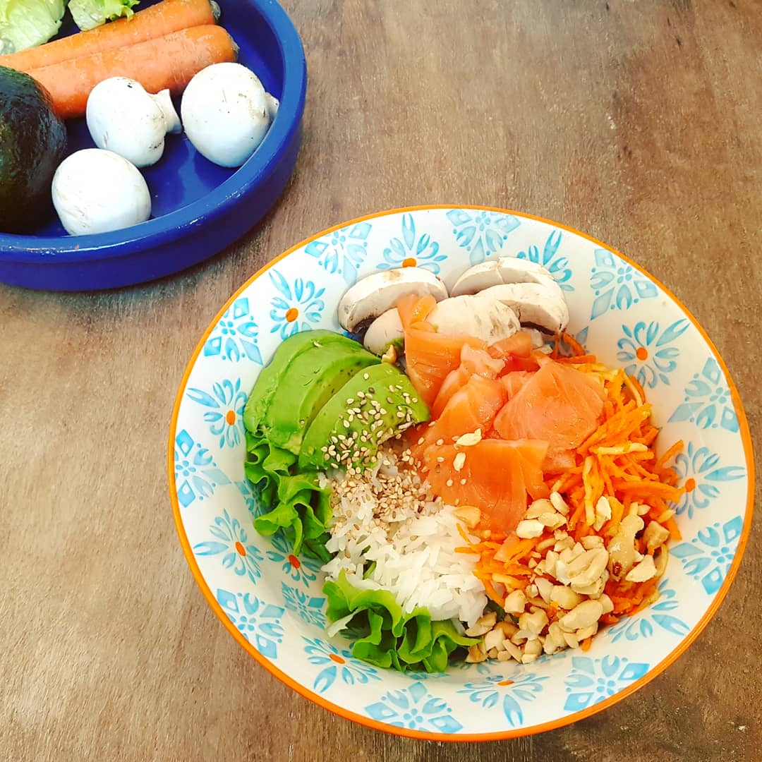 Buddha Bowl Healthy Saumon cru 