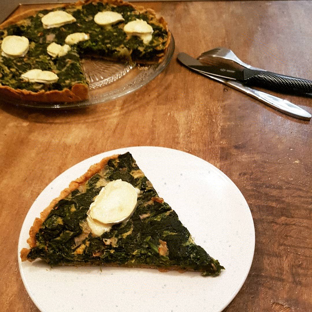Tarte épinards, chèvre et noix sans lait de vache.
