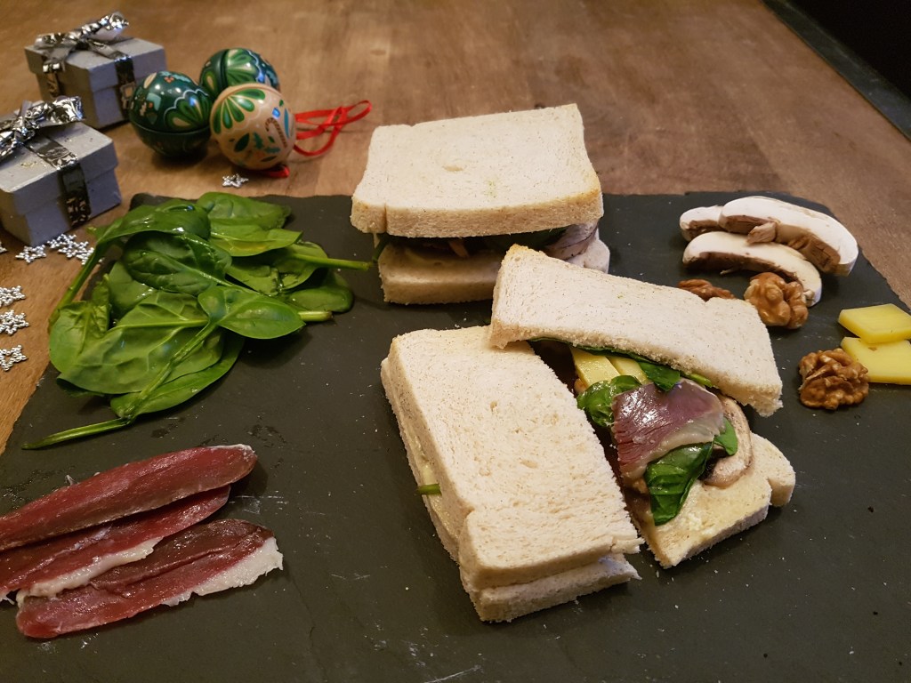 Croque monsieur magret séché et épinards 