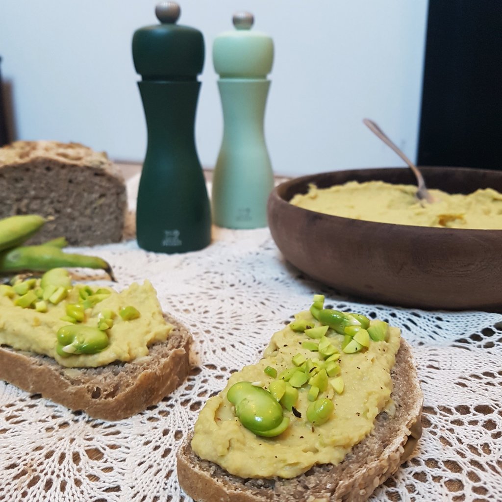 Houmous de Fèves à l'huile d'olive et gros sel
