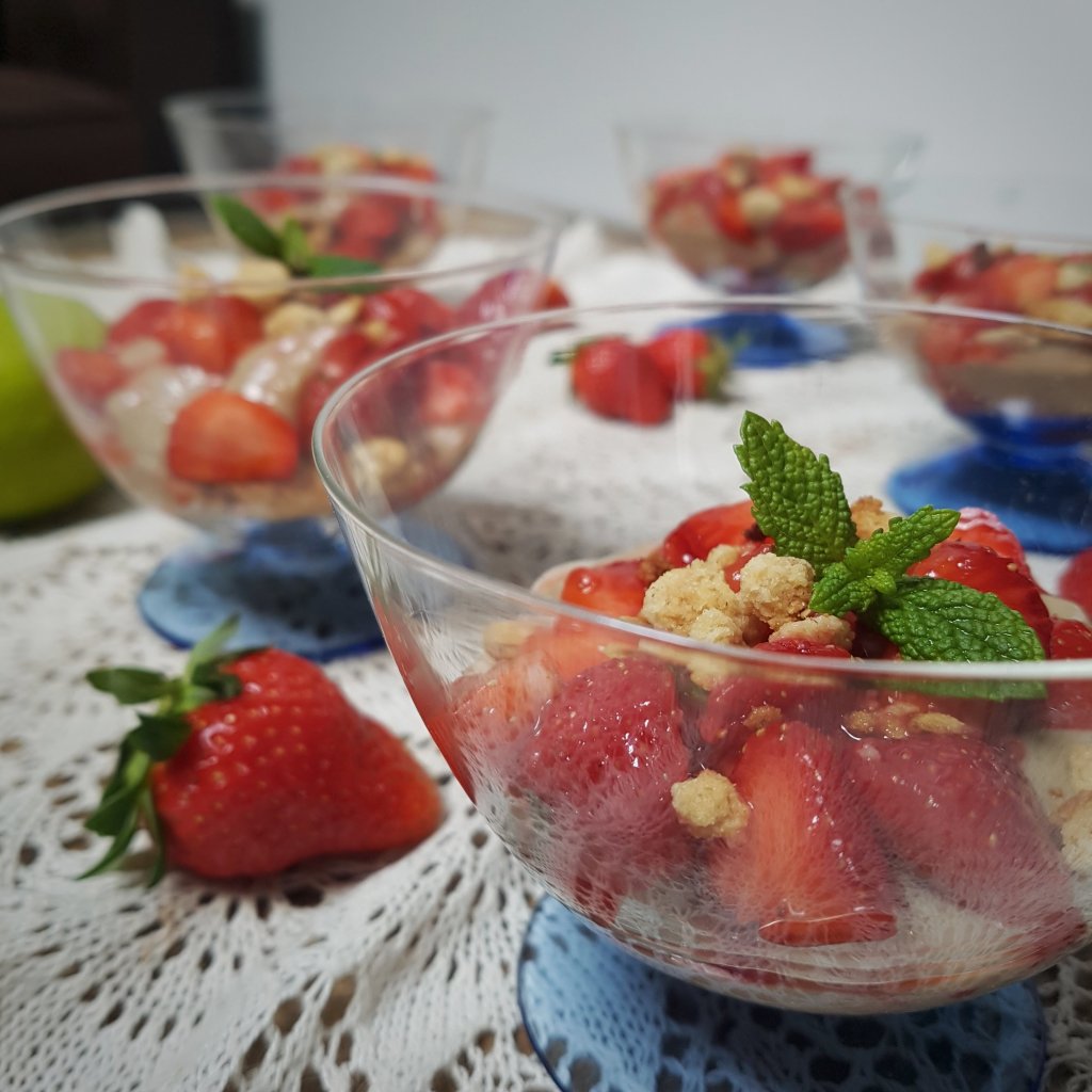 Verrine dessert aux fraises sans beurre