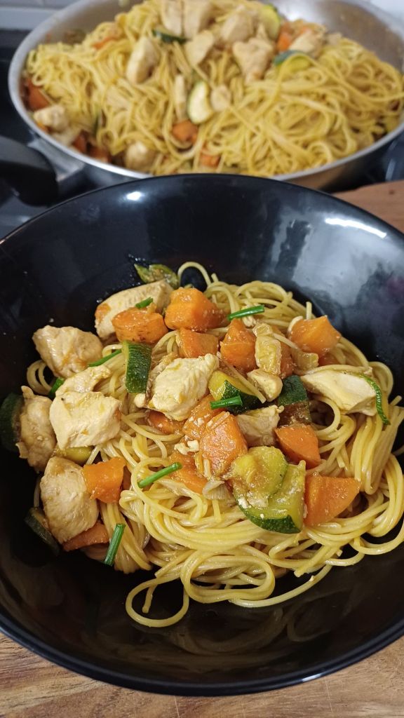 Pâtes sautées au poulet rapide et facile